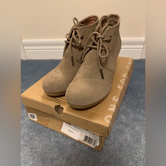 Brand New - Toms Desert Wedge Suede Shoes - Taupe - Size 6.5 - Picture 2 of 10
